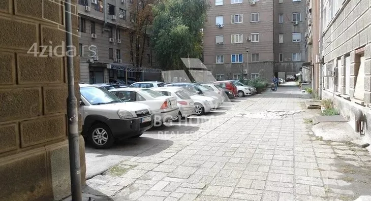 Šestosoban stan | 4zida