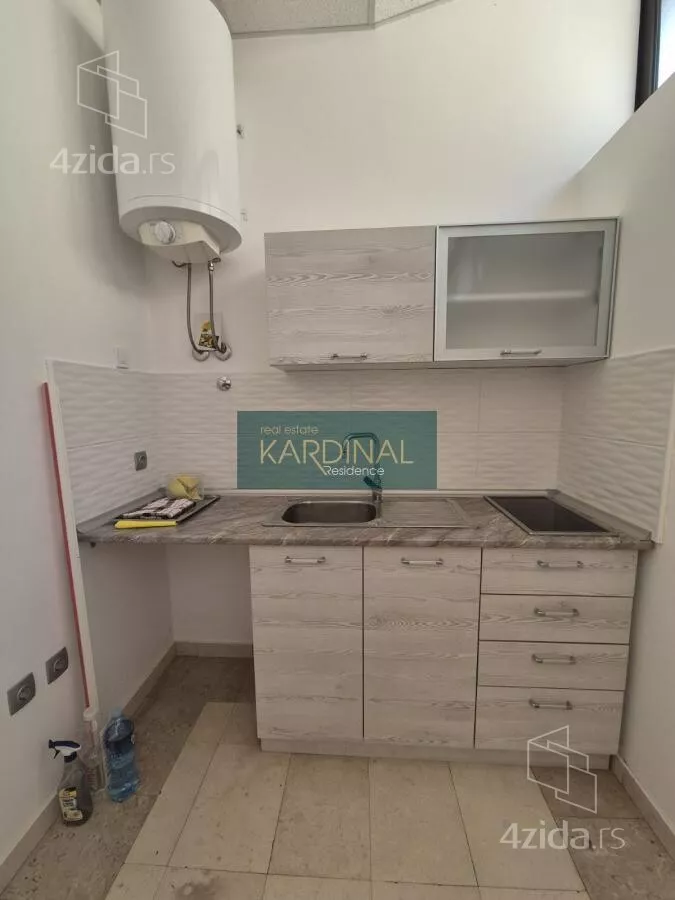 Lokal | 4zida
