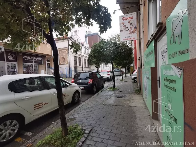 Poslovni prostor | 4zida