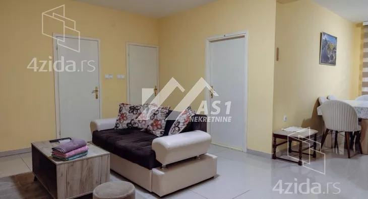 Četvoroiposoban stan | 4zida