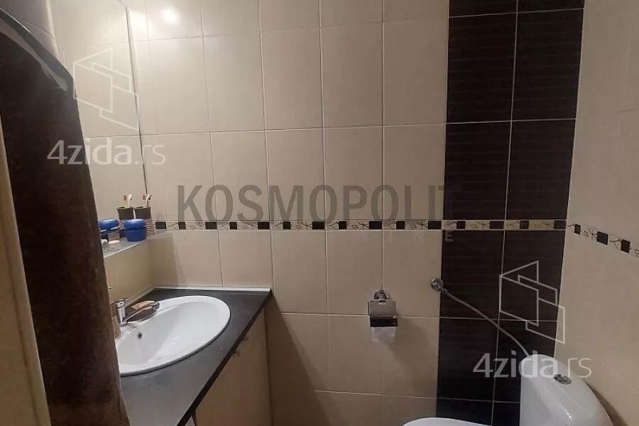 Šestosoban stan | 4zida