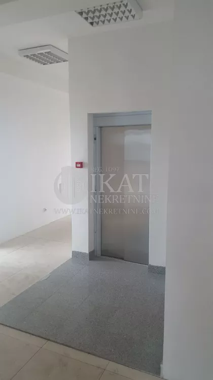 Autoput Za Novi Sad | 4zida.rs