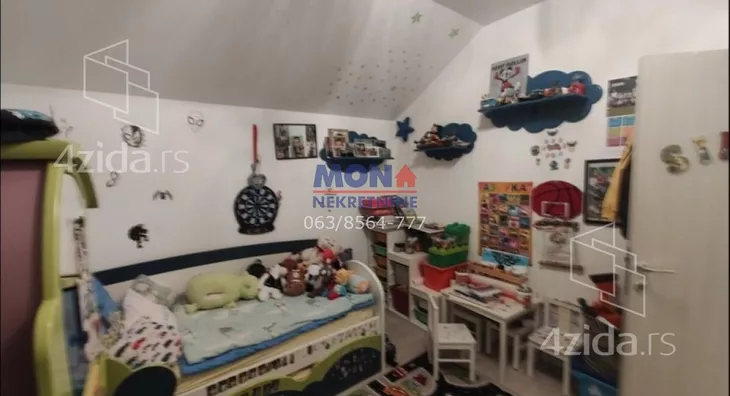 Troiposoban stan | 4zida