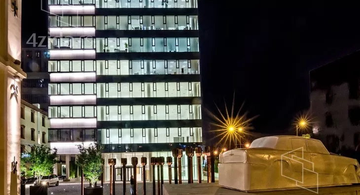 Poslovna zgrada | 4zida