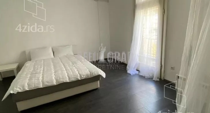 Šestosoban stan | 4zida