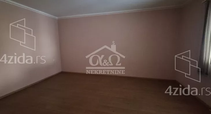 Poslovna zgrada | 4zida