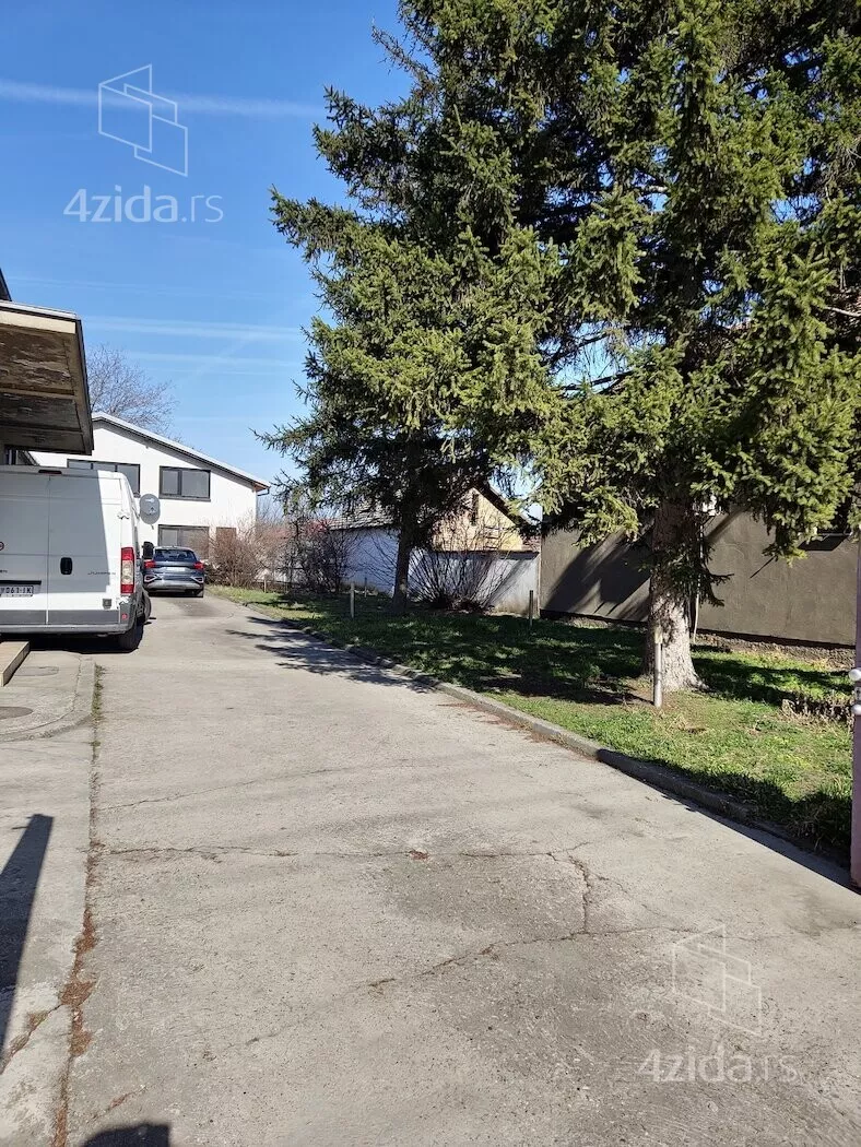 Poslovna zgrada | 4zida