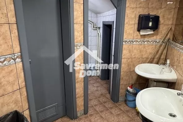 Poslovna zgrada | 4zida