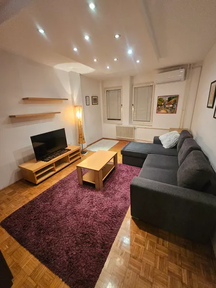 Tome Maksimovića | 4zida.rs