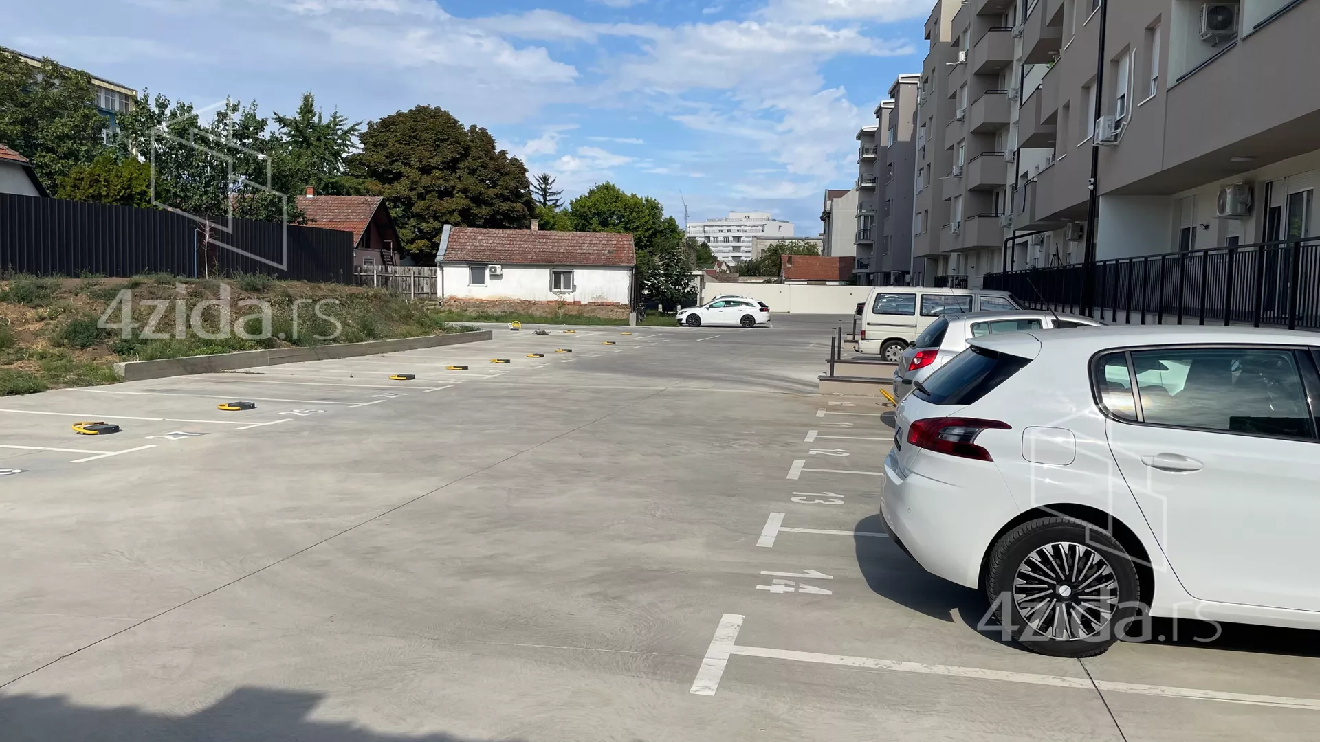 Parking | 4zida