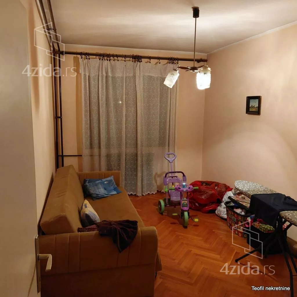 Troiposoban stan | 4zida