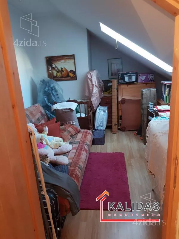 Troiposoban stan | 4zida