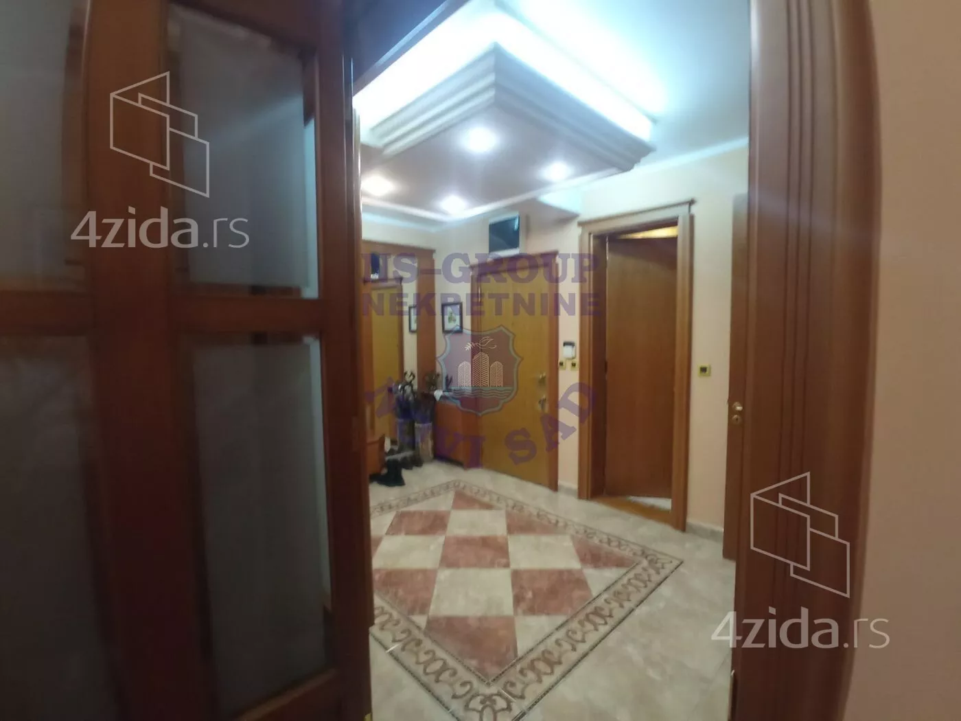 Petosoban stan | 4zida