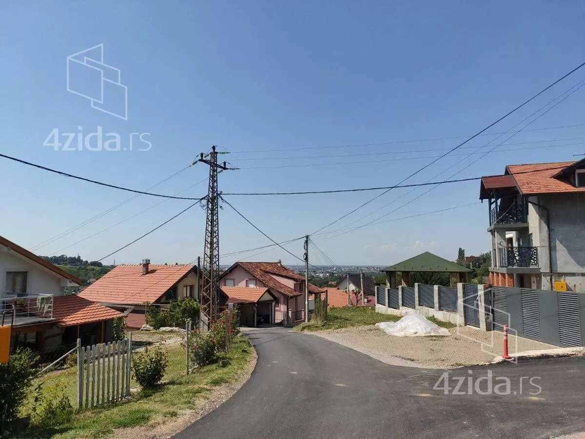 Plac | 4zida