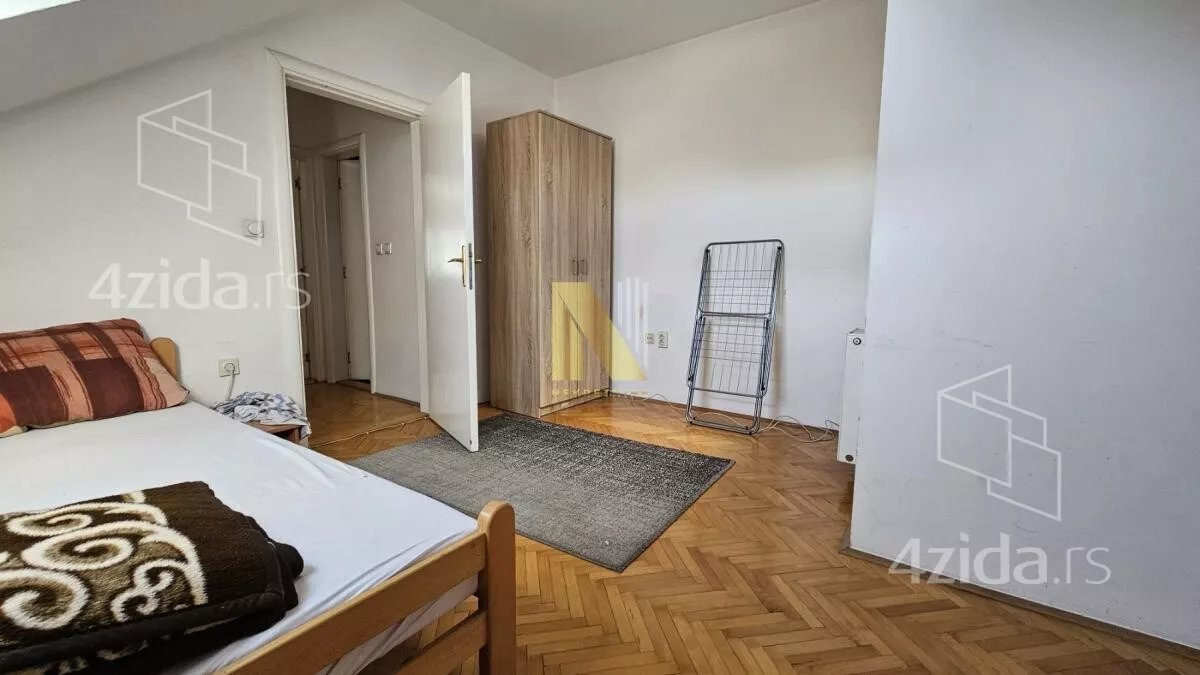 Četvoroiposoban stan | 4zida