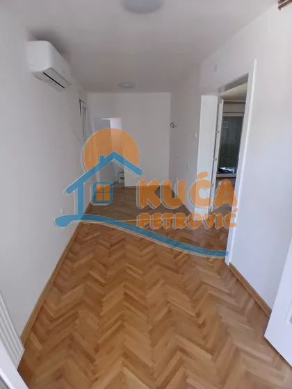 Kninska | 4zida.rs