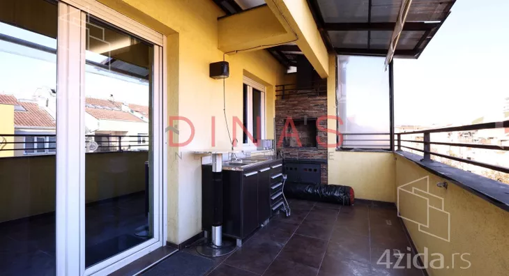 Šestosoban stan | 4zida