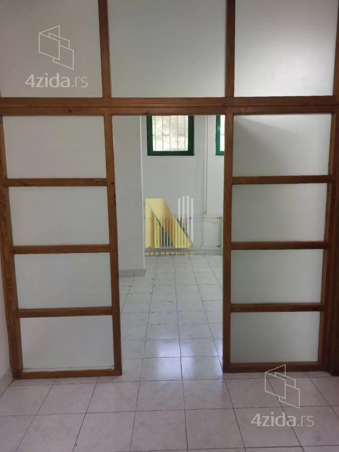 Lokal | 4zida