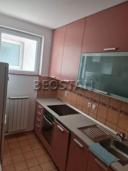 Crveni Krst Vračar | 4zida.rs