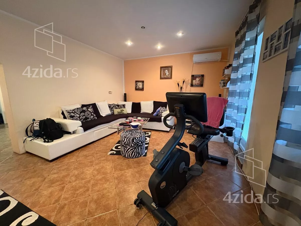 3-etažna kuća | 4zida