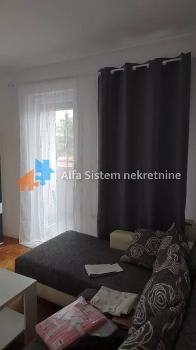 Vukov Spomenik | 4zida.rs