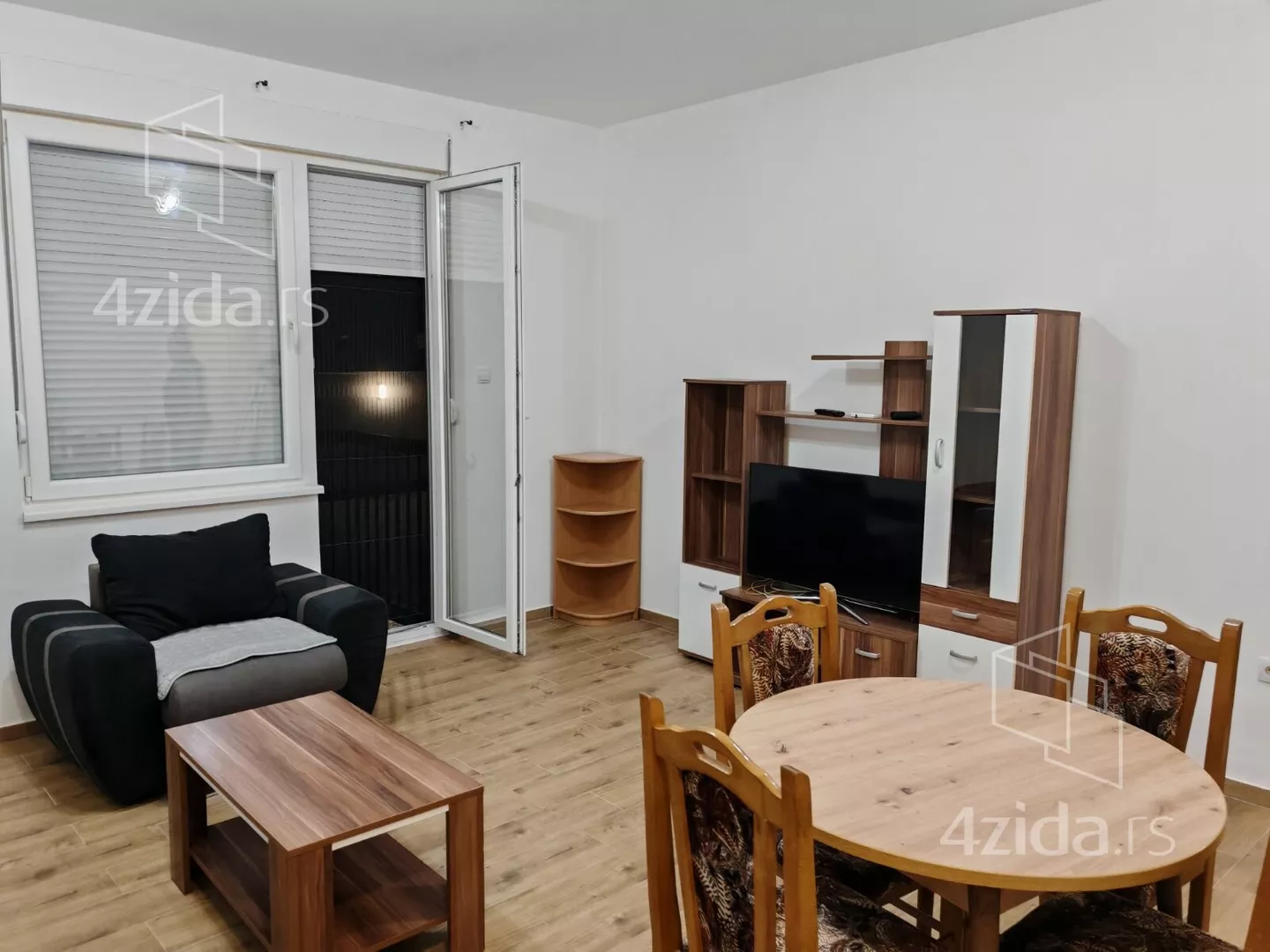 Dvoiposoban stan | 4zida