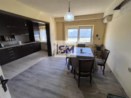 Jovana Popovića | 4zida.rs