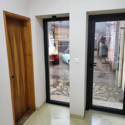 Karađorđeva 9 | 4zida.rs