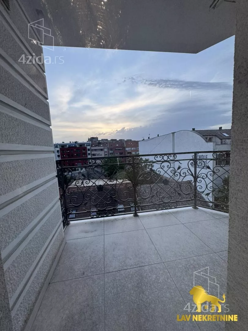 Troiposoban stan | 4zida