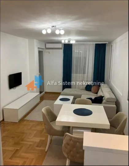 Stepa Stepanović | 4zida.rs