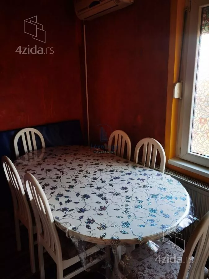 Troiposoban stan | 4zida