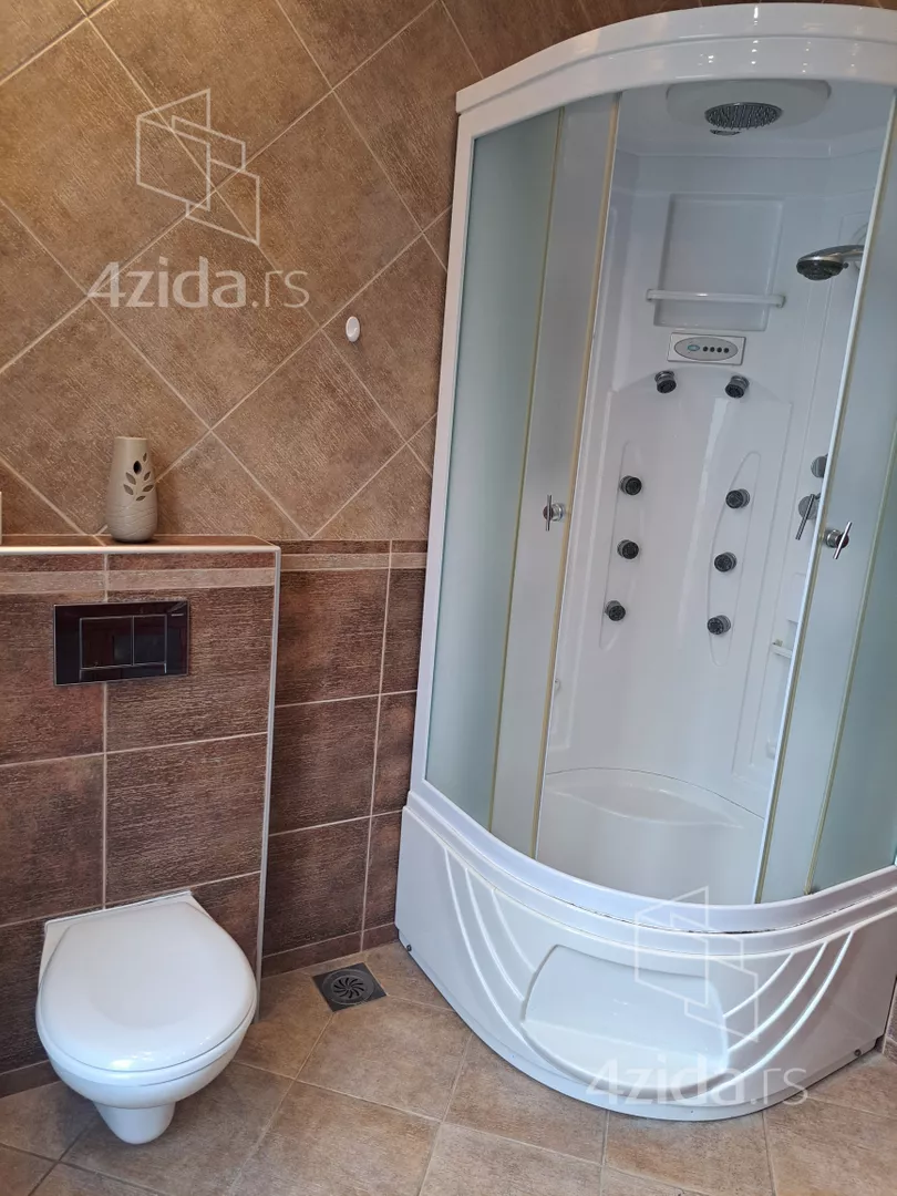 5-etažna kuća | 4zida