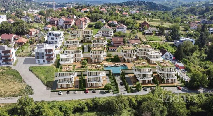 Četvoroiposoban stan | 4zida