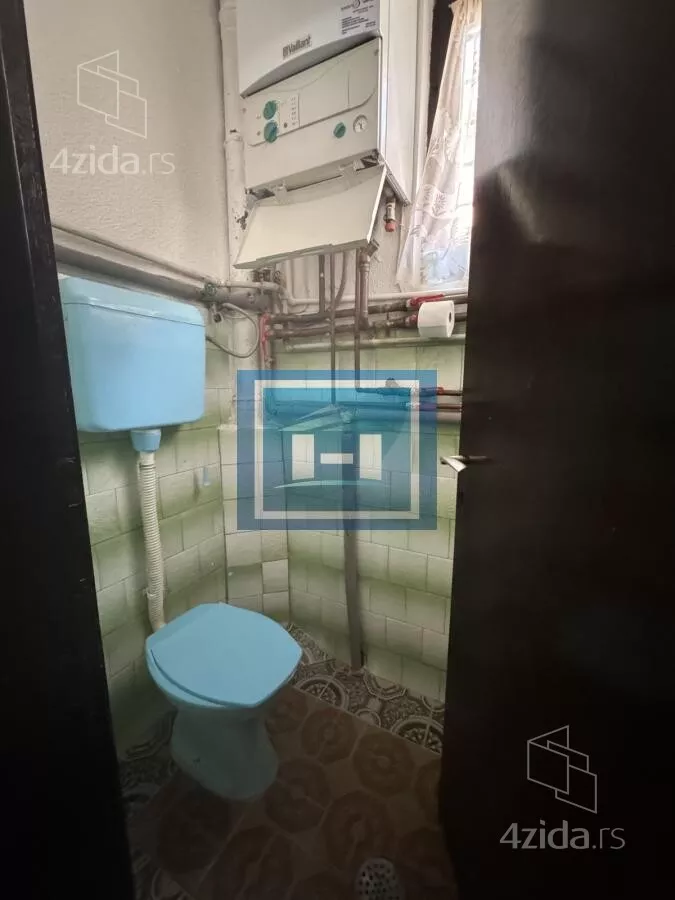 Lokal | 4zida