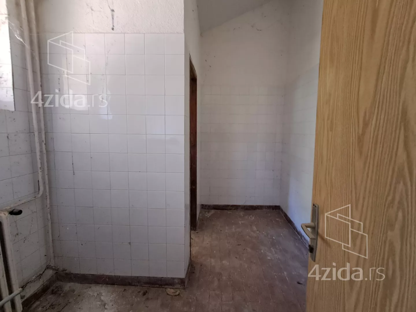 Poslovna zgrada | 4zida