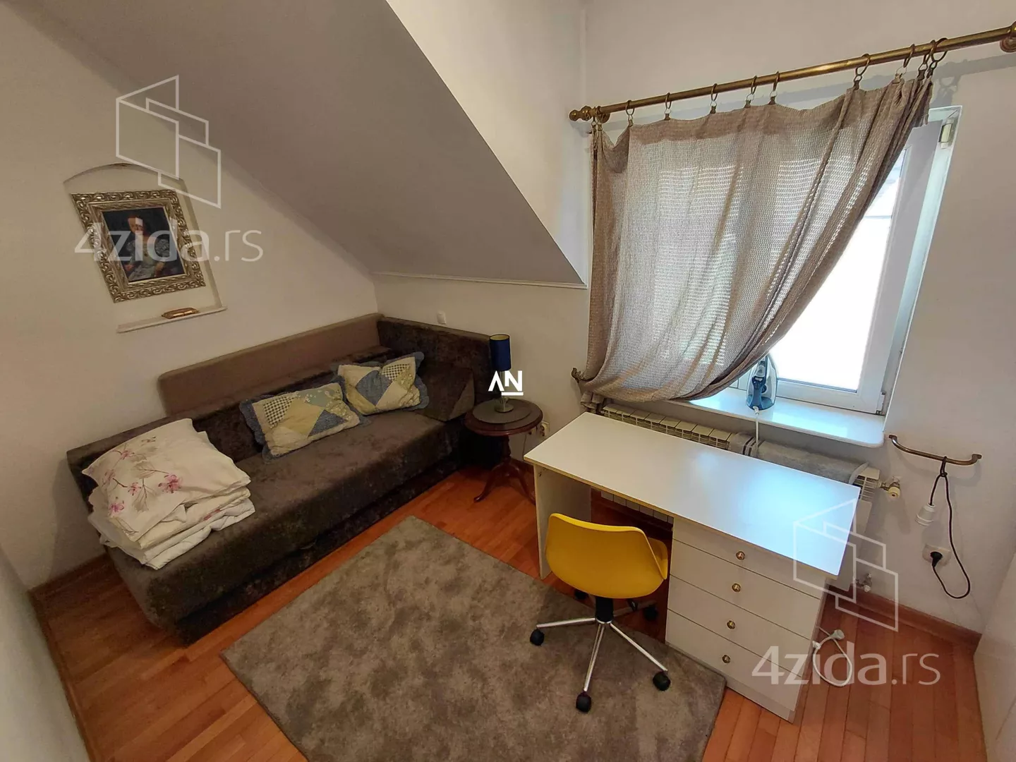 Petosoban stan | 4zida