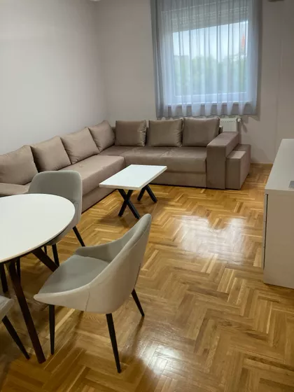 Centar 3 | 4zida.rs