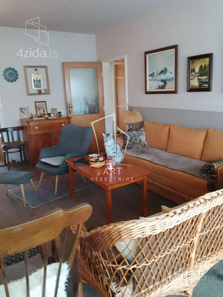 Dvoiposoban stan | 4zida