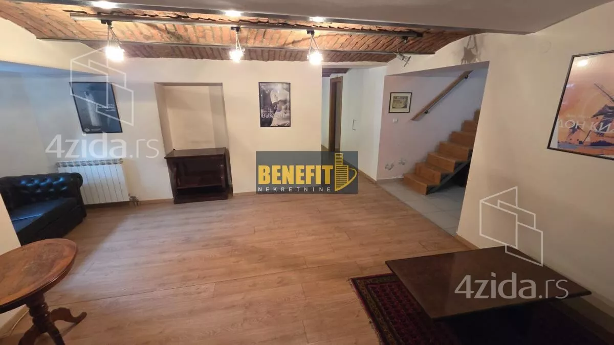 Šestosoban stan | 4zida