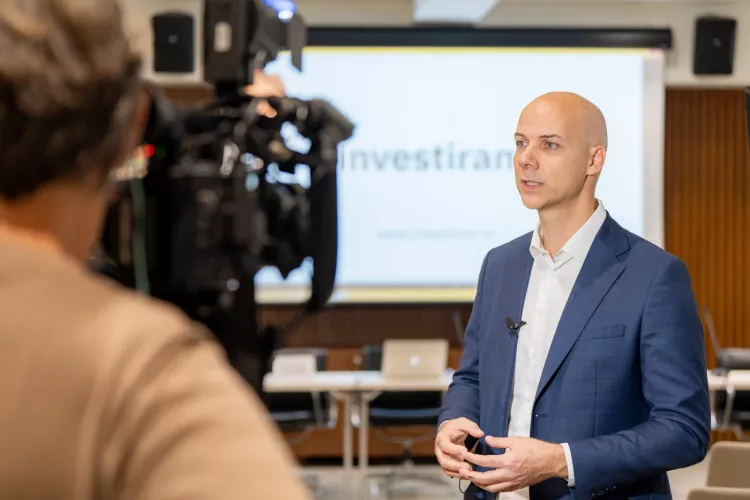 Dušan Uzelac: Investiranje je kao plivanje-moraš da se „pokvasiš“ | 4zida.rs