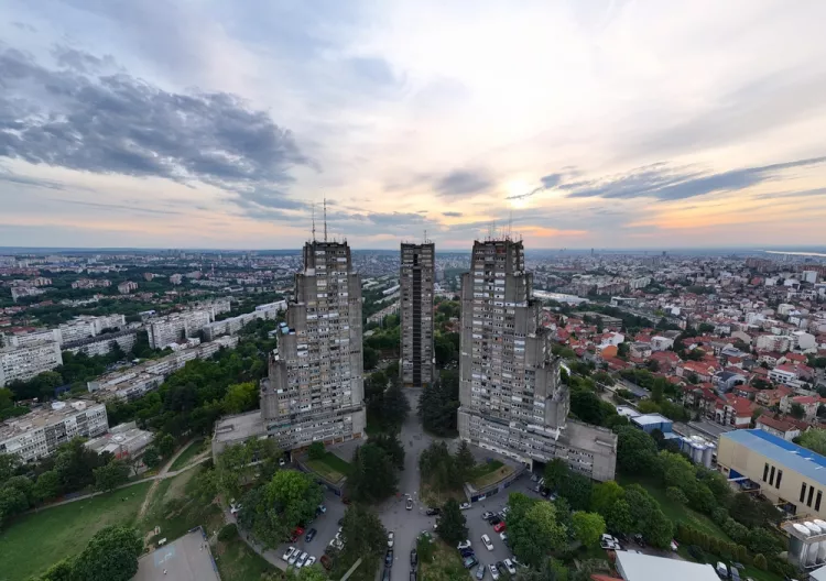 Život na Zvezdari: Šta Zvezdarci vole, šta im smeta i koliko koštaju stanovi? | 4zida.rs