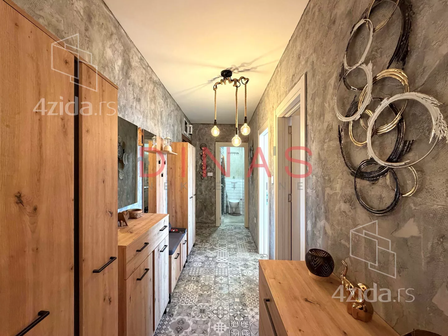 Trosoban stan | 4zida