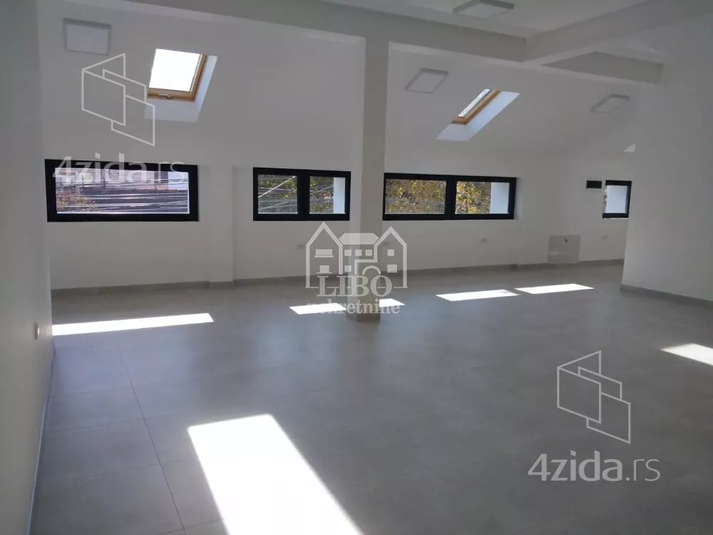 Lokal | 4zida