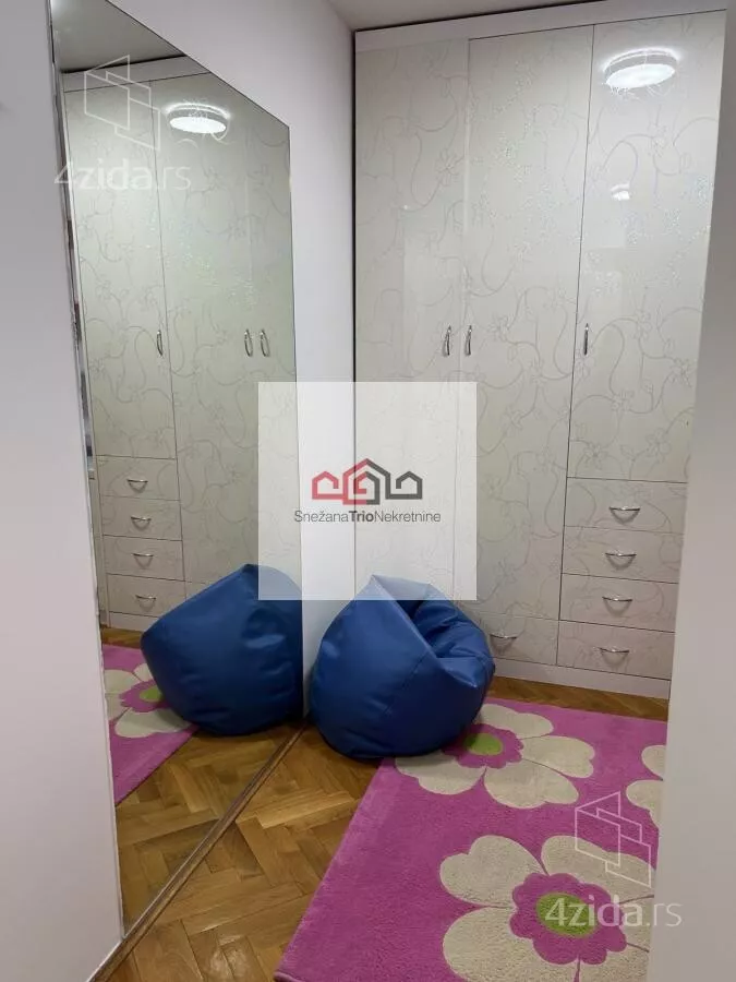 Četvoroiposoban stan | 4zida