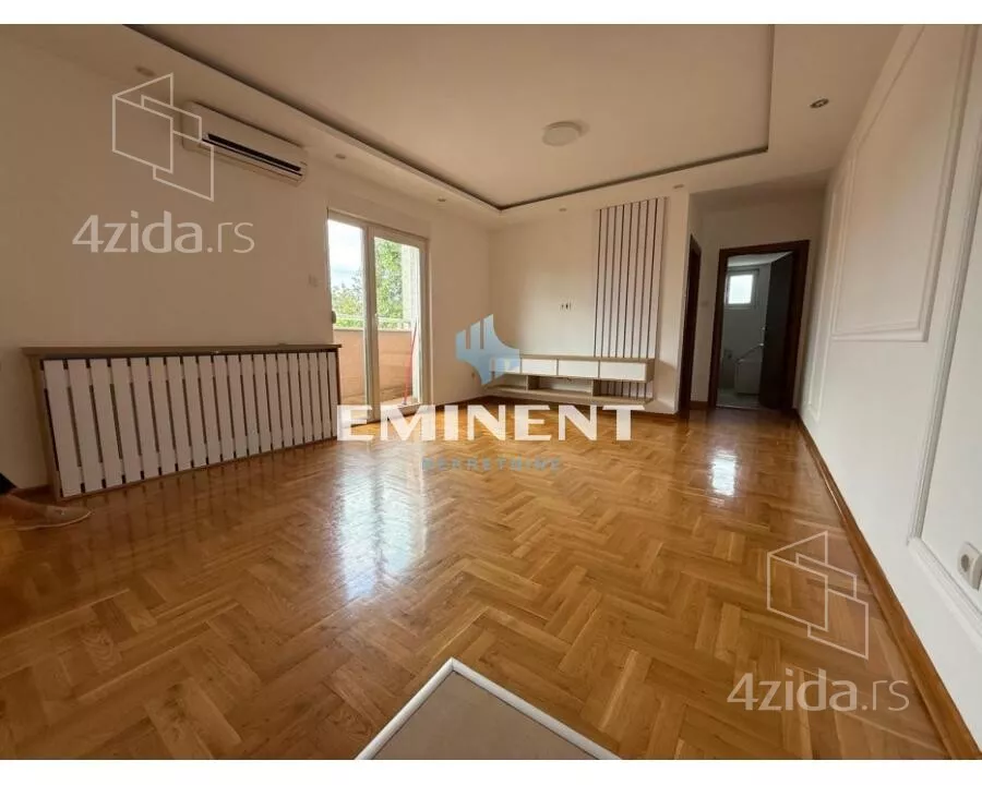 Šestosoban stan | 4zida