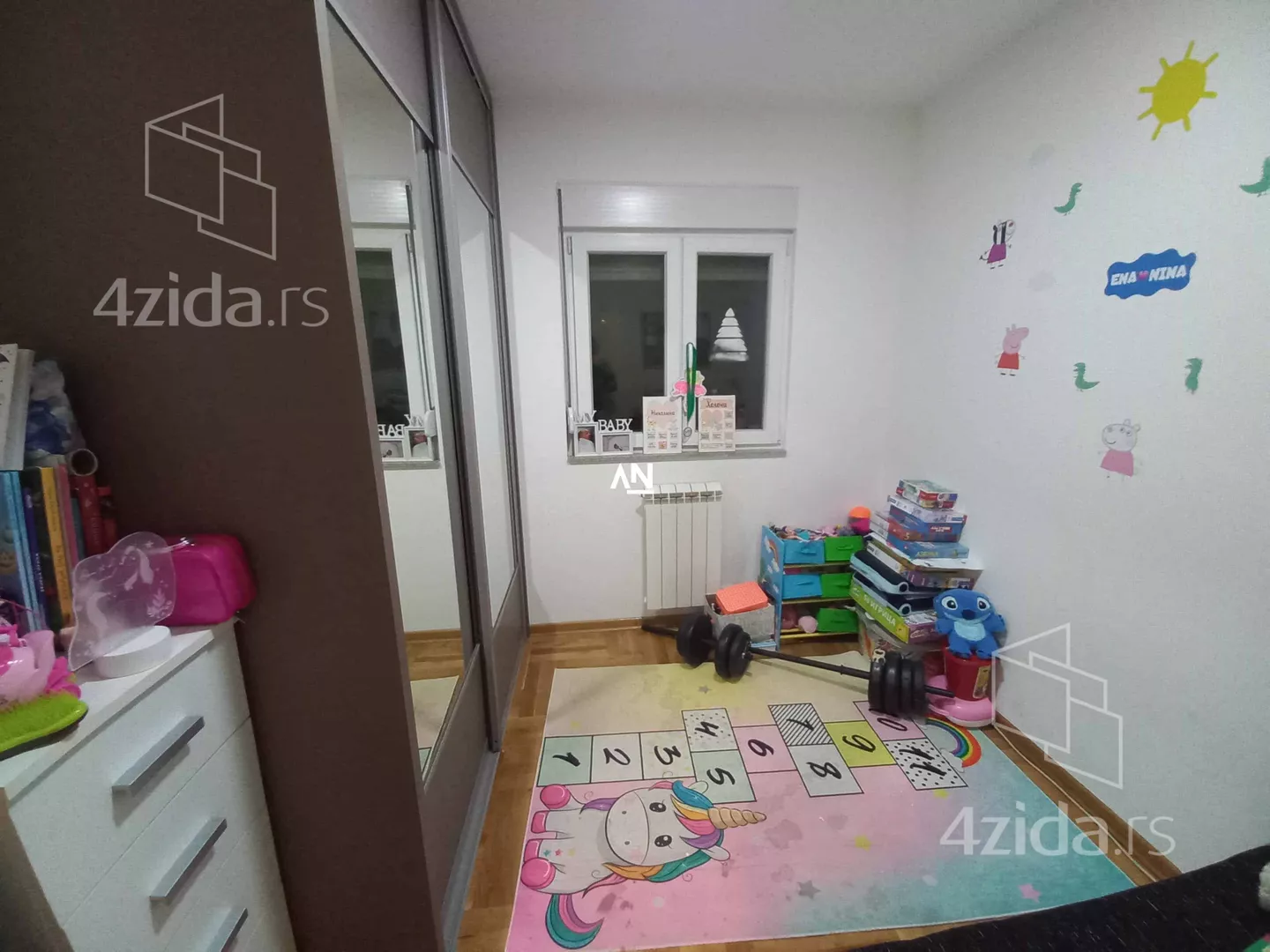 Jednoiposoban stan | 4zida