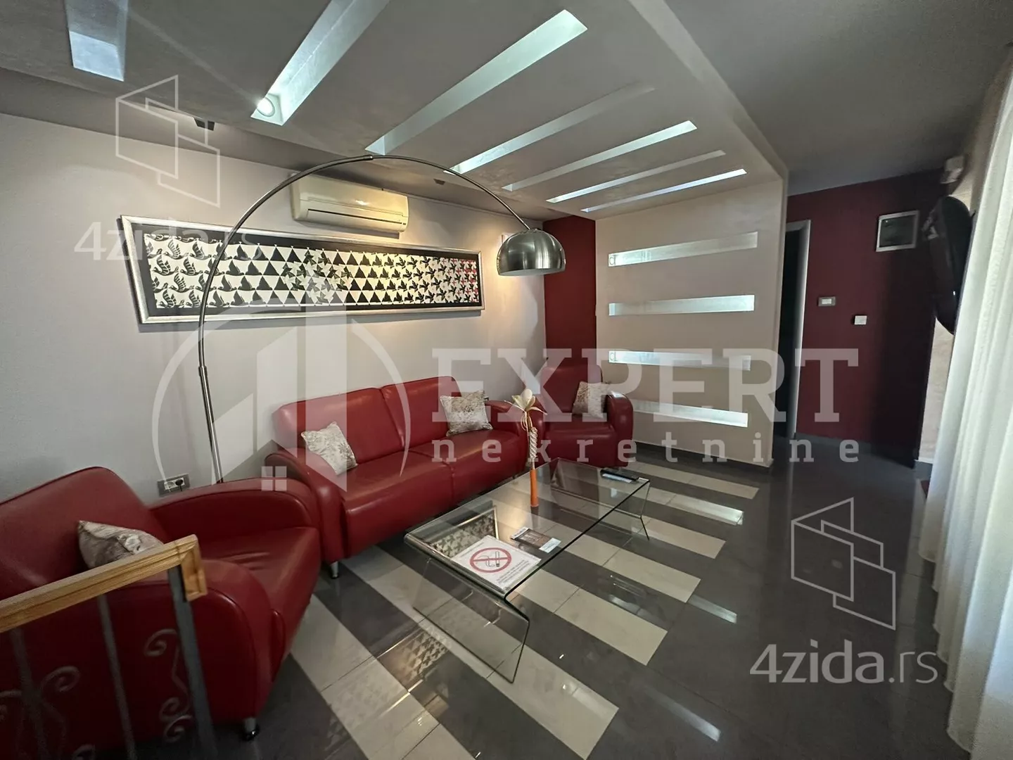 Lokal | 4zida