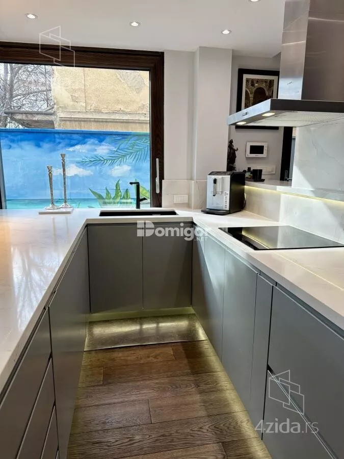 Četvoroiposoban stan | 4zida