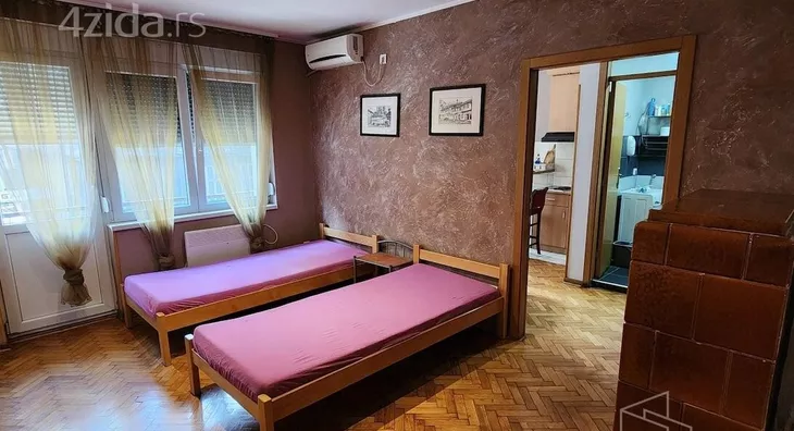 Petosoban stan | 4zida