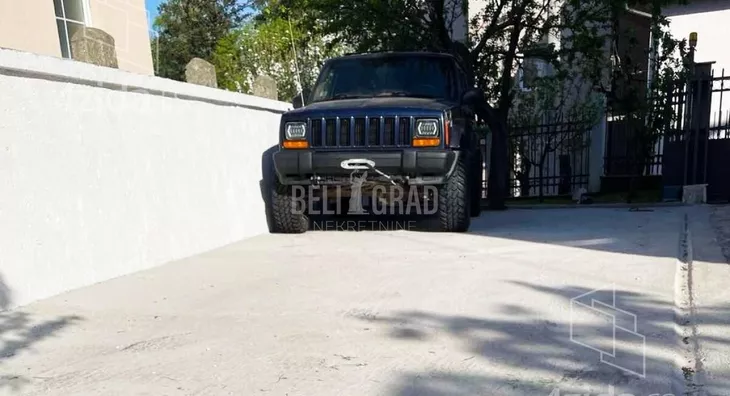 Četvoroiposoban stan | 4zida